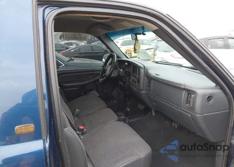 2002 Chevrolet Silverado 1500 z USA, uszkodzony, nr VIN 1GCEK14V72Z183018